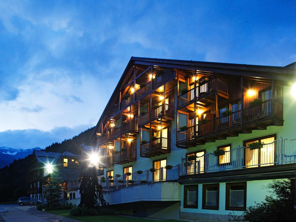 Готель Domina Parco Dello Stelvio Коґоло Екстер'єр фото